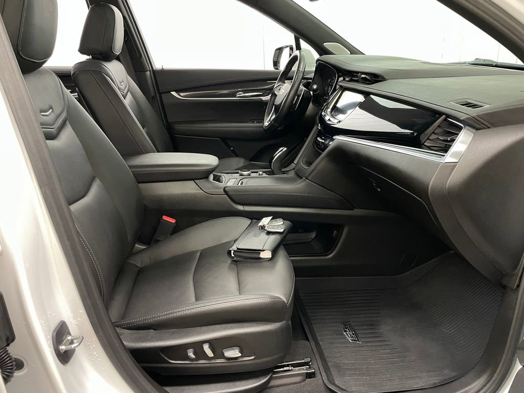 Used 2024 Cadillac XT6 Sport w/ Technology Package image 41