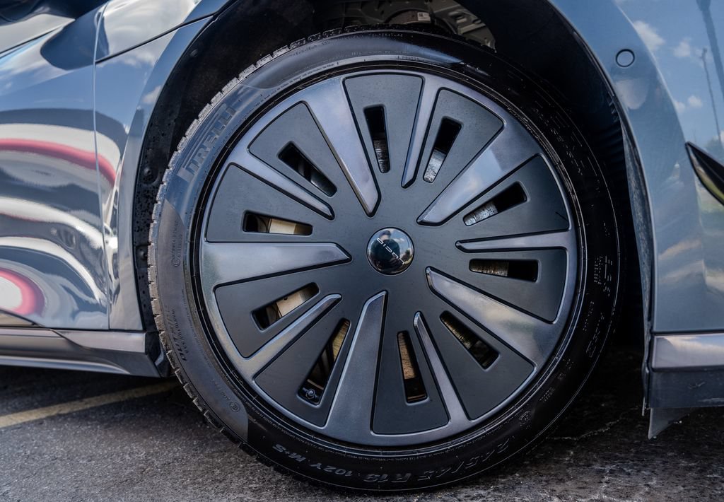 Used 2024 Lucid Air Pure RWD image 29