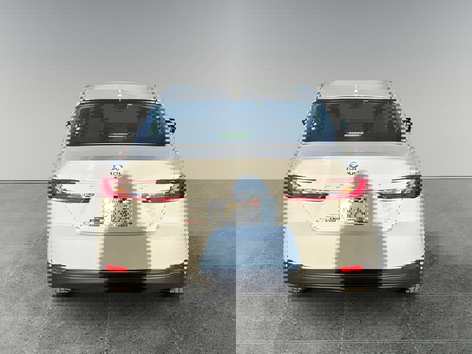 Used 2025 Toyota Camry LE image 4