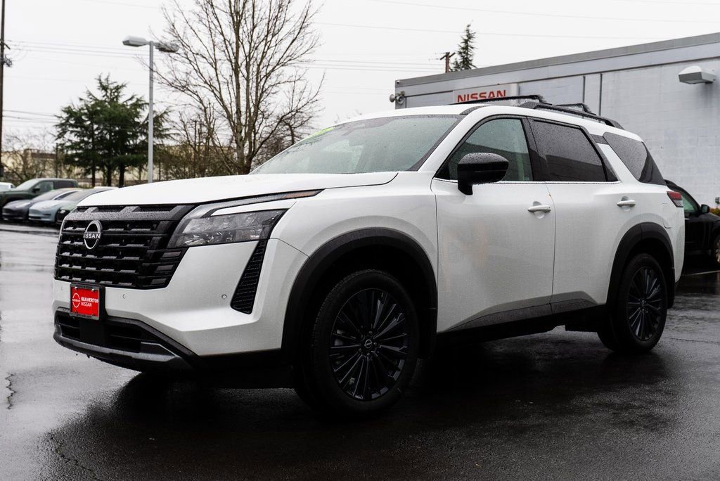 New 2026 Nissan Pathfinder SL w/ SL Premium Package AWD/4WD image 3