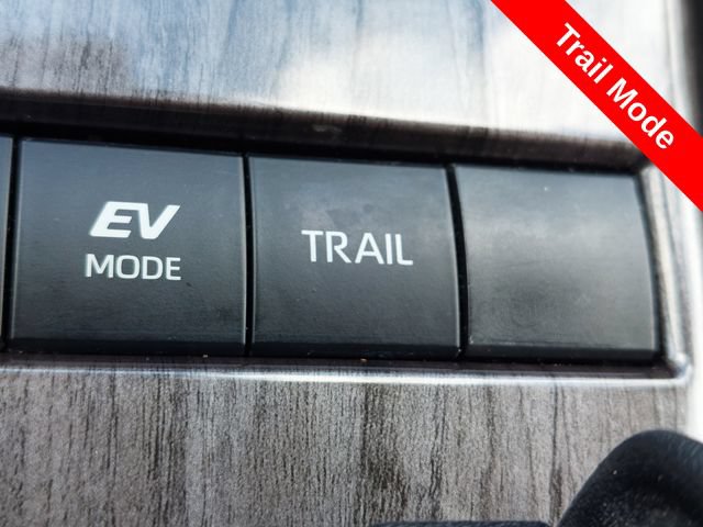 Certified 2021 Toyota Highlander Platinum AWD/4WD image 29