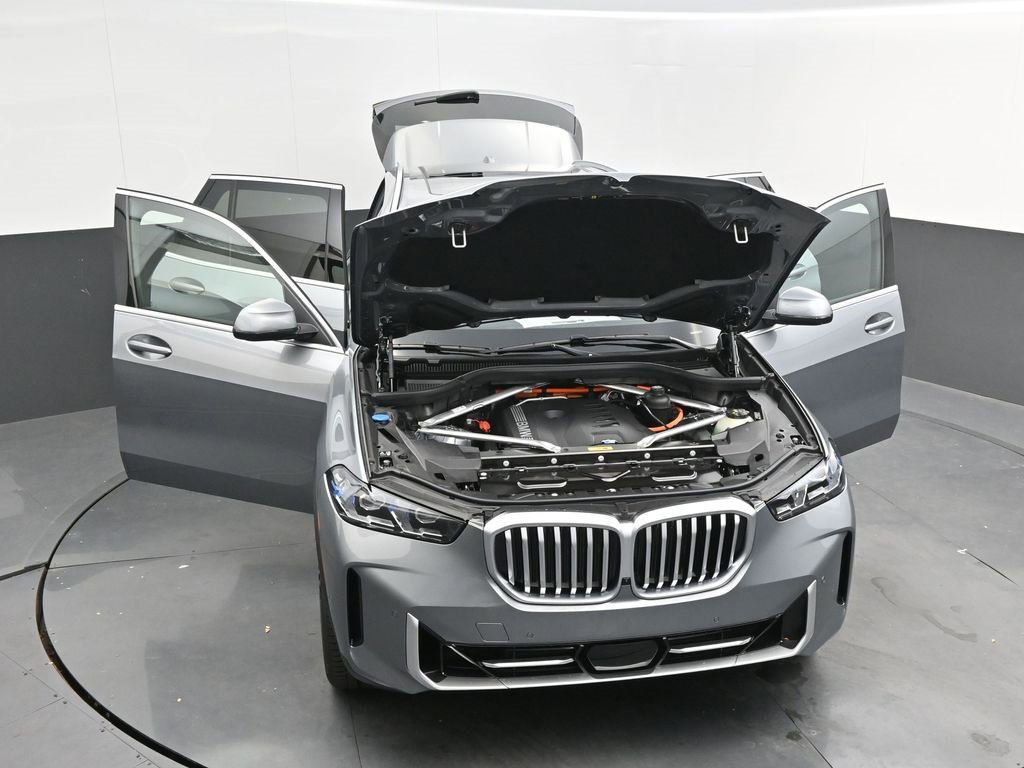 Used 2026 BMW X5 xDrive50e w/ Premium Package image 56