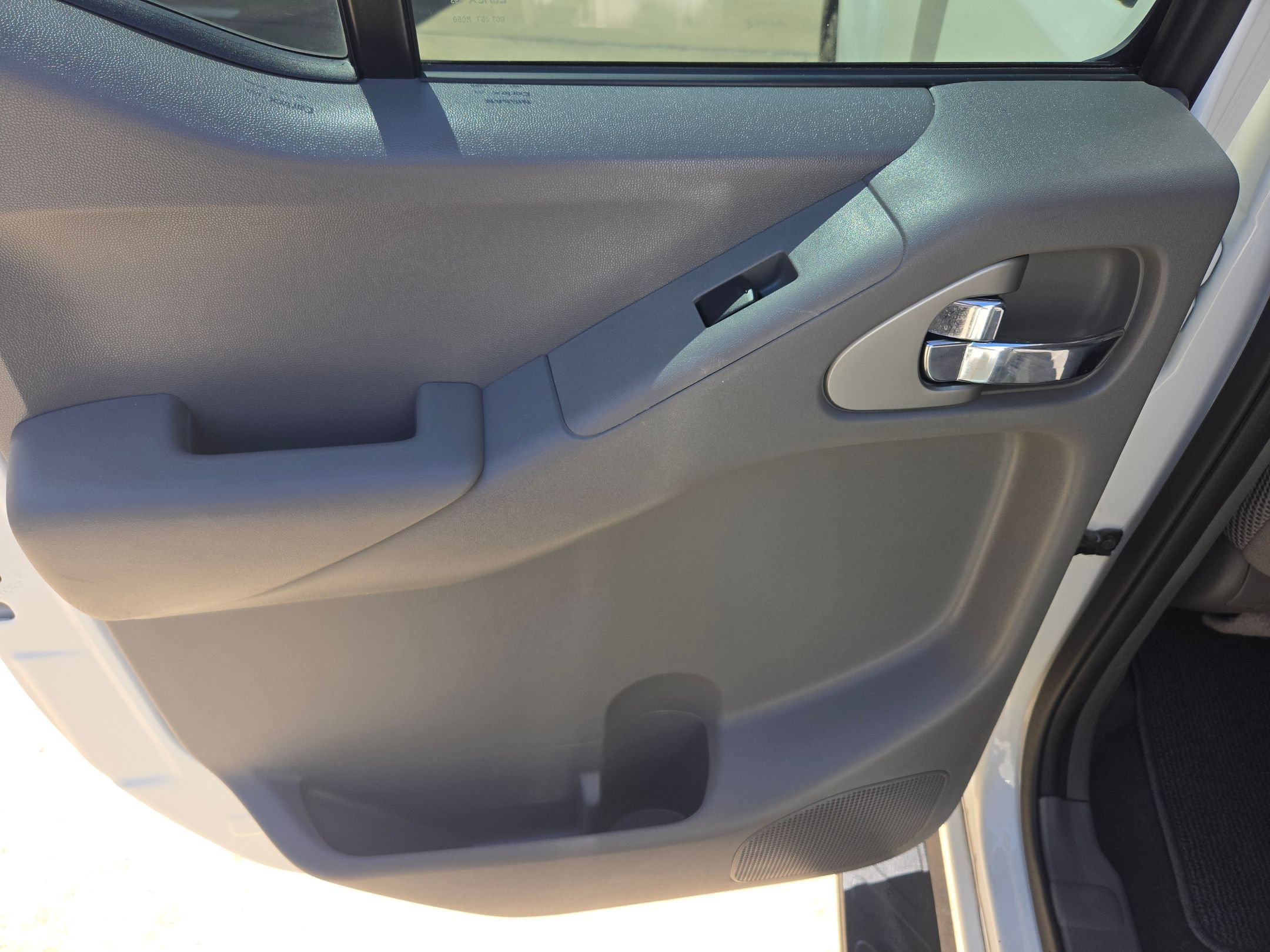 Used 2021 Nissan Frontier SV w/ Midnight Edition Floor Mats RWD image 14