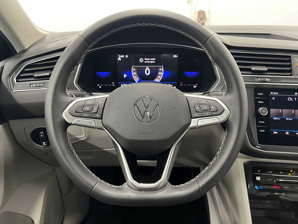 Used 2022 Volkswagen Tiguan SE image 15