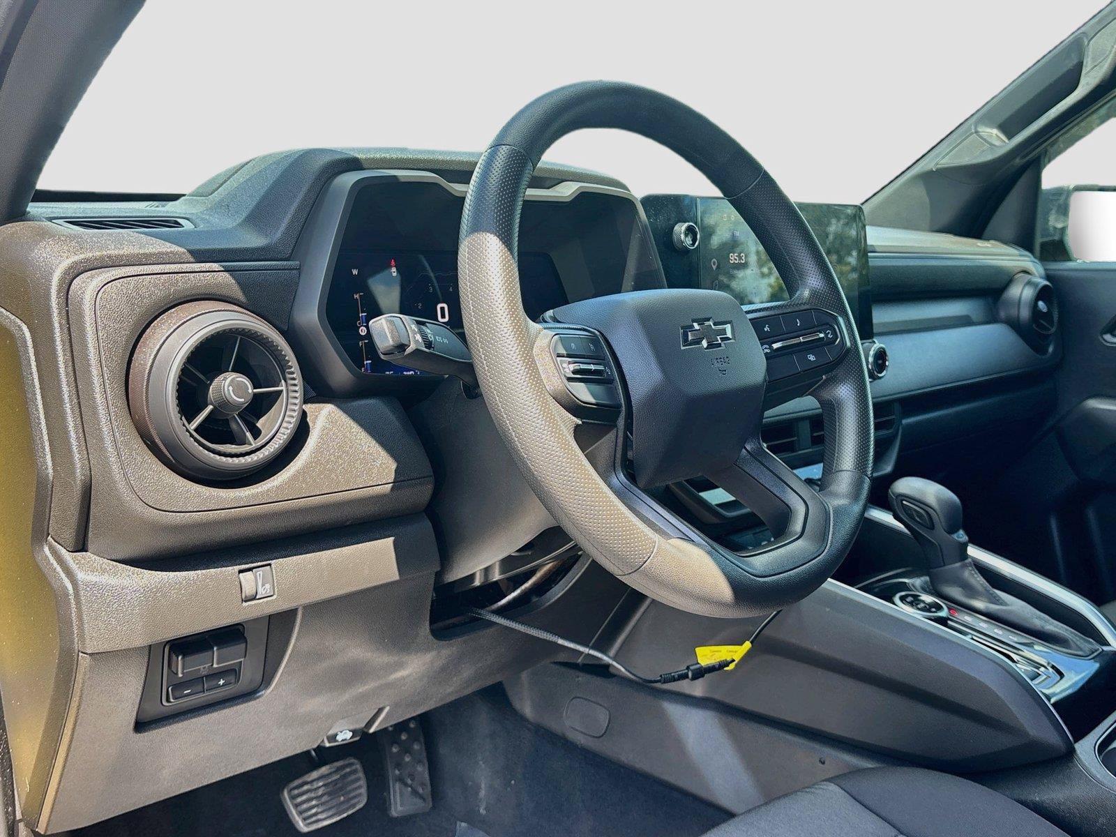Used 2023 Chevrolet Colorado Trail Boss w/ Advanced Trailering Package AWD/4WD image 9