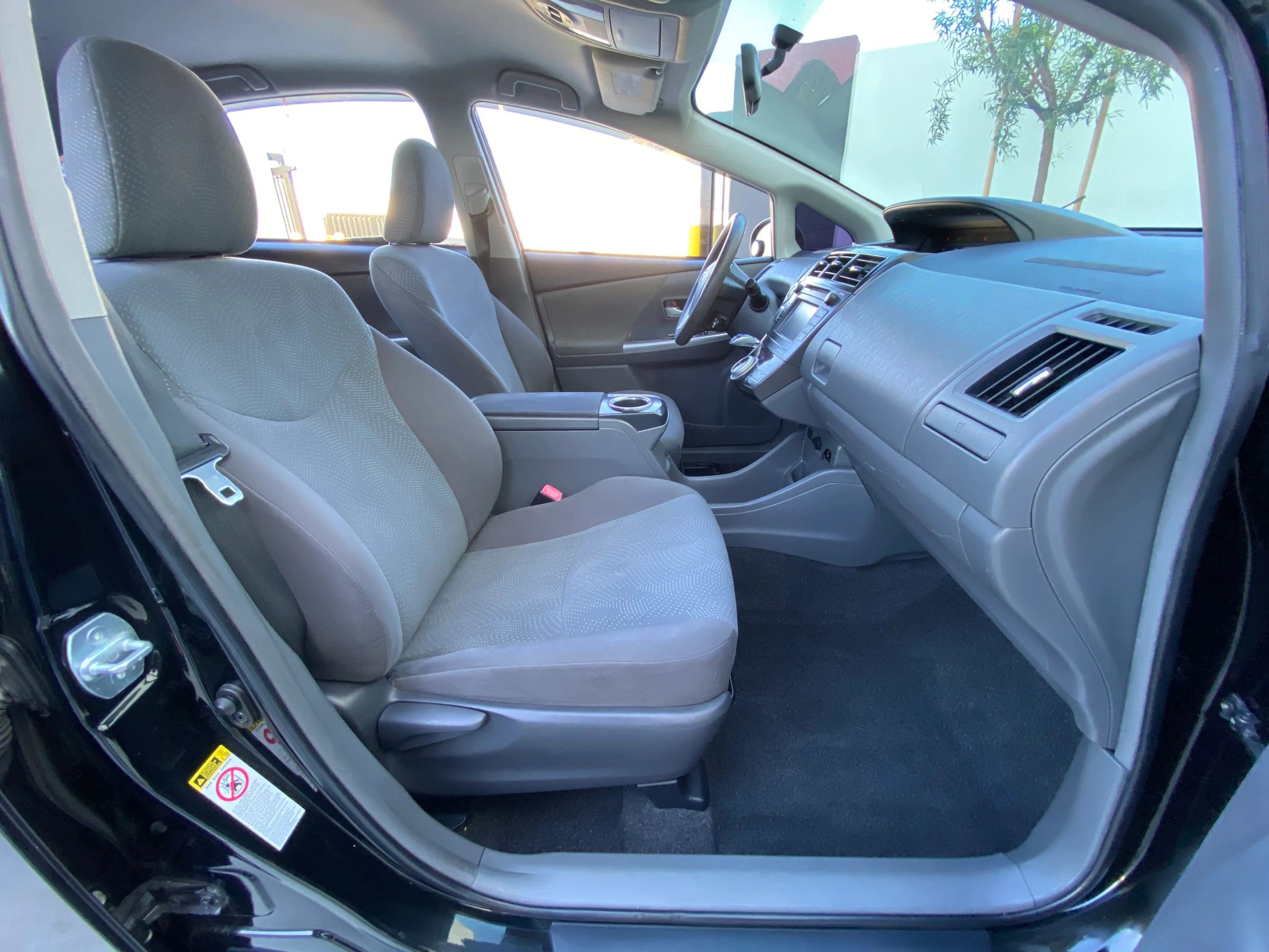Used 2014 Toyota Prius V Three image 7