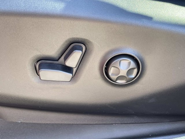New 2027 Chrysler Pacifica Limited FWD image 19