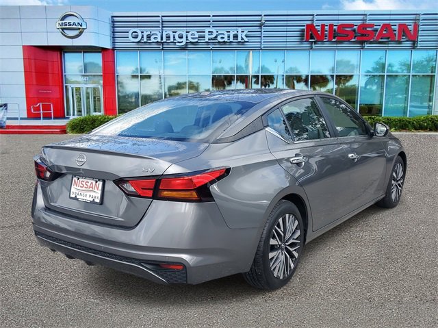 Used 2023 Nissan Altima 2.5 SV image 2