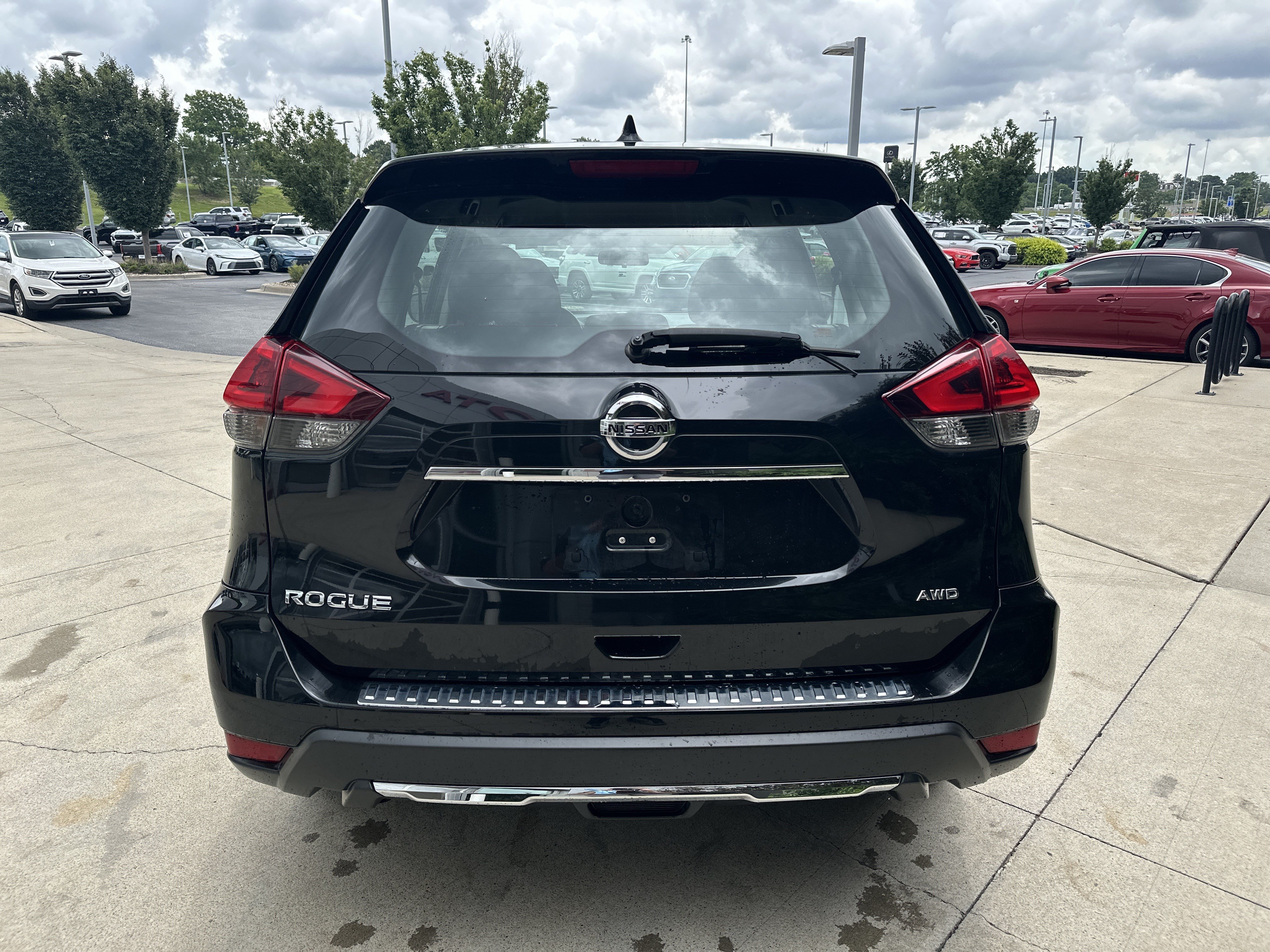 Used 2018 Nissan Rogue S AWD/4WD image 8
