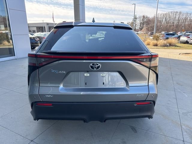 Used 2024 Toyota bZ4X XLE AWD/4WD image 6