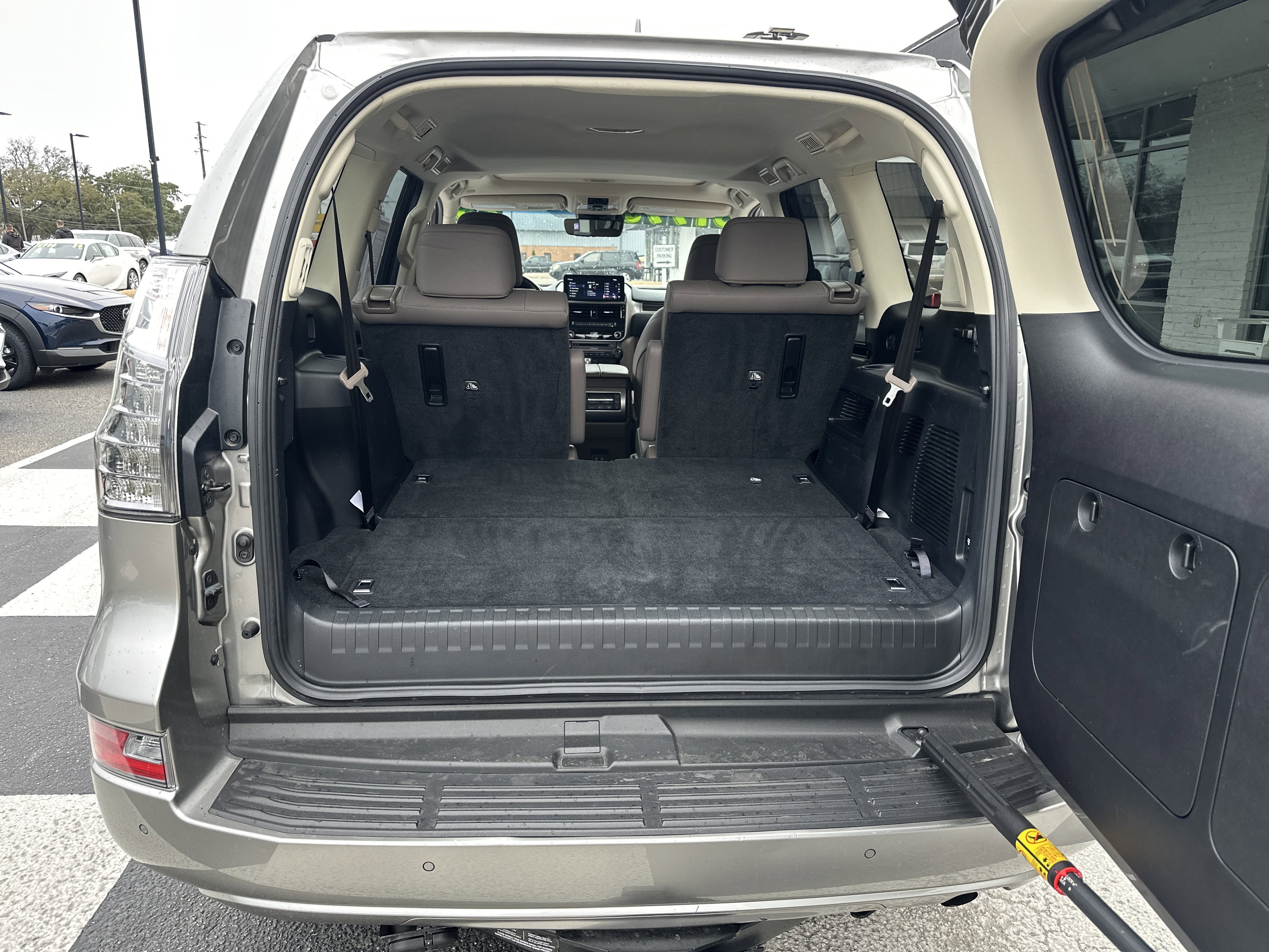 Used 2023 Lexus GX 460 Premium image 5