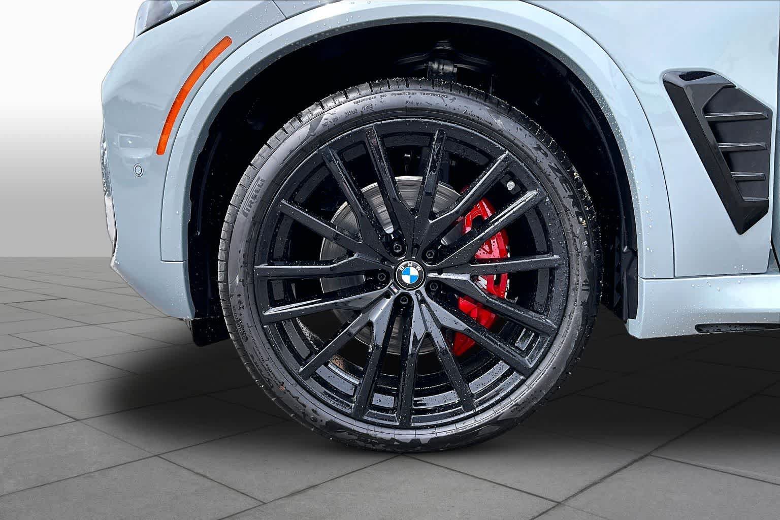 New 2026 BMW X5 xDrive40i w/ M Sport Package AWD/4WD image 11