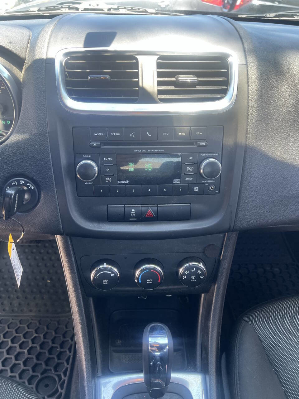 Used 2013 Dodge Avenger SE FWD image 13