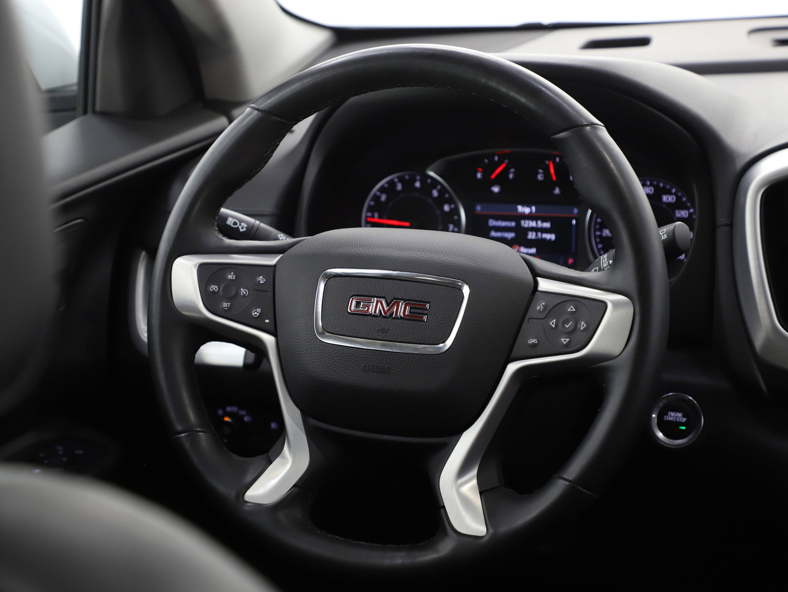Used 2024 GMC Terrain SLT AWD/4WD image 16