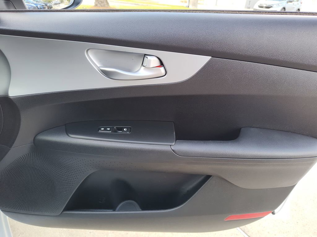 Used 2023 Kia Forte LXS image 30