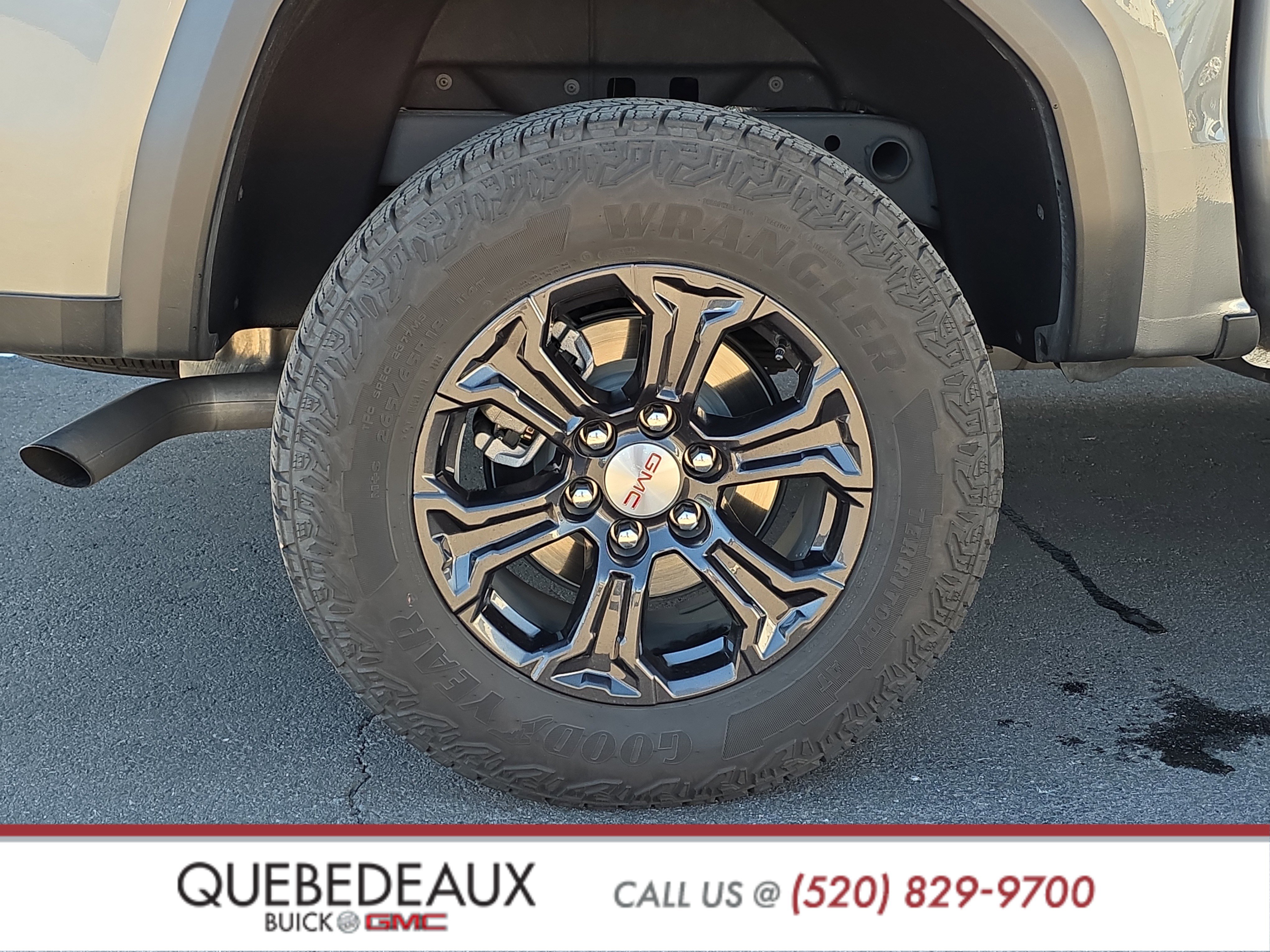 Used 2024 GMC Canyon Elevation w/ Convenience Package image 10