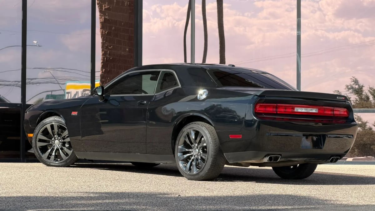 Used 2014 Dodge Challenger SRT8 Core w/ Electronics Convenience Group RWD image 10