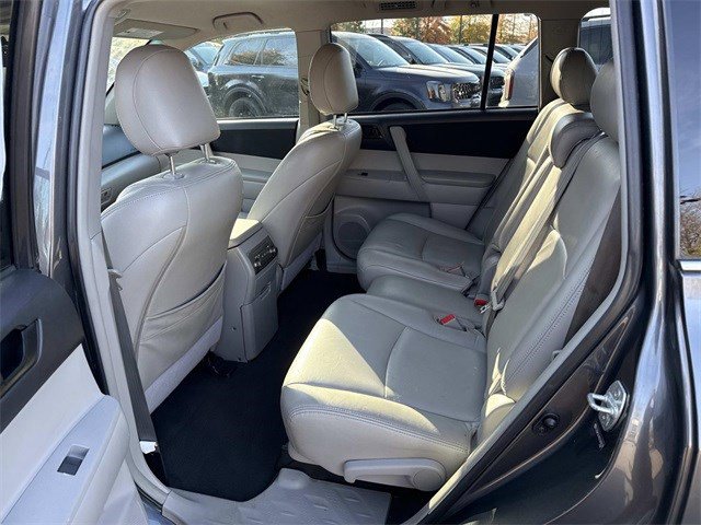 Used 2013 Toyota Highlander 4WD image 16