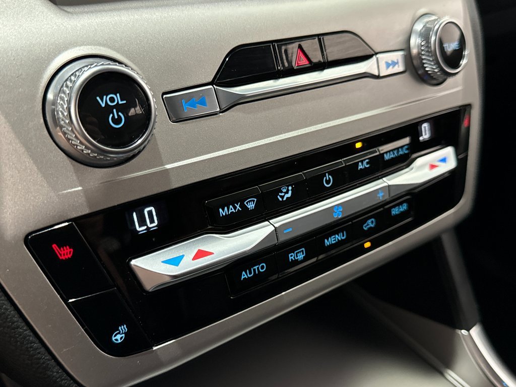 Used 2021 Ford Explorer XLT image 36