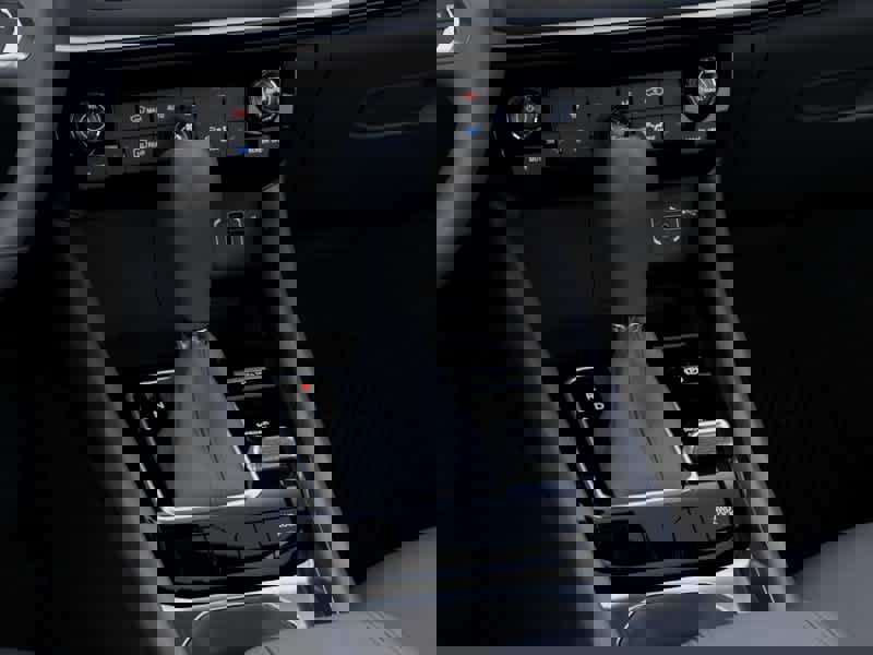 New 2025 Jeep Compass Latitude w/ Sun & Sound Group image 24