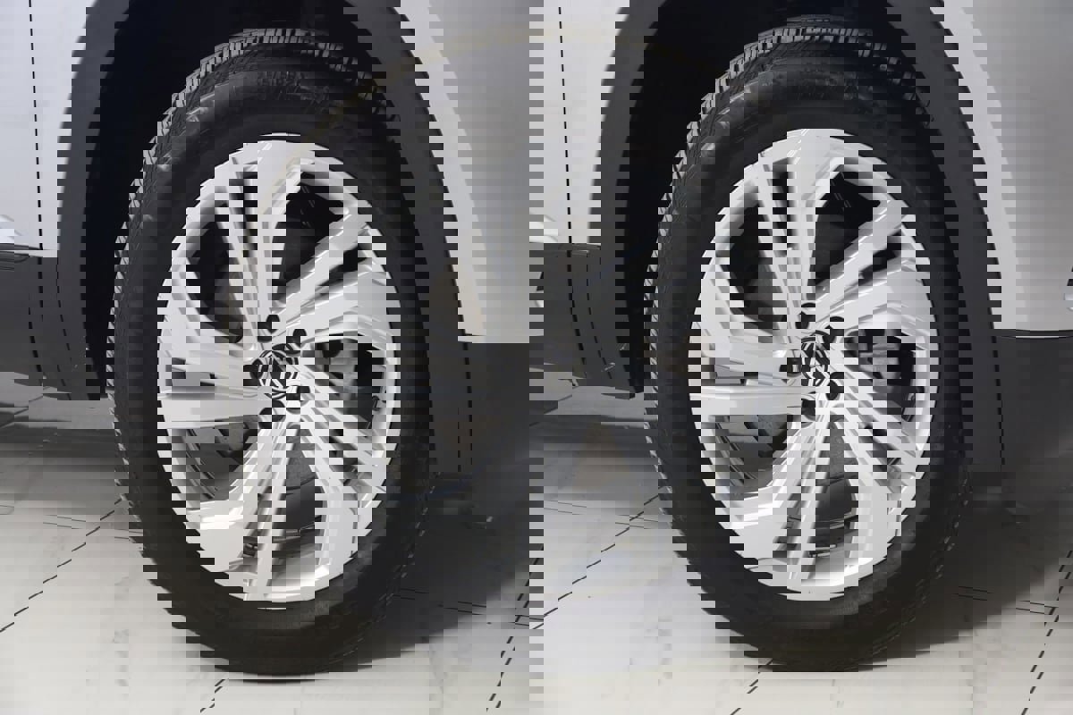 Used 2021 Volkswagen Atlas SE image 15