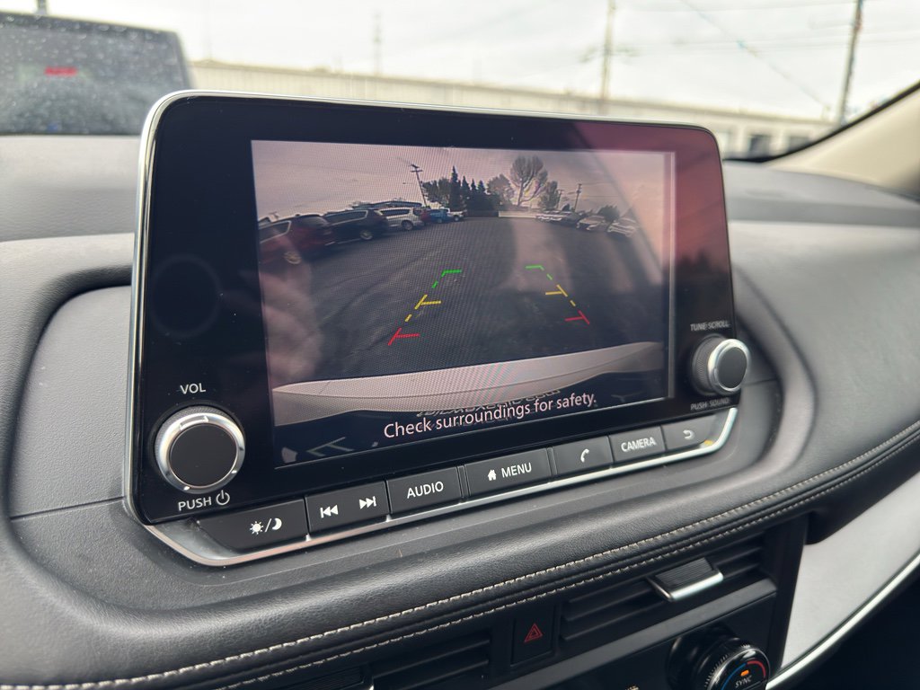 Used 2024 Nissan Rogue SV image 26