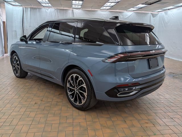 Used 2025 Lincoln Nautilus Reserve image 6