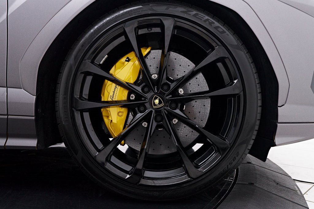 Used 2021 Lamborghini Urus image 26