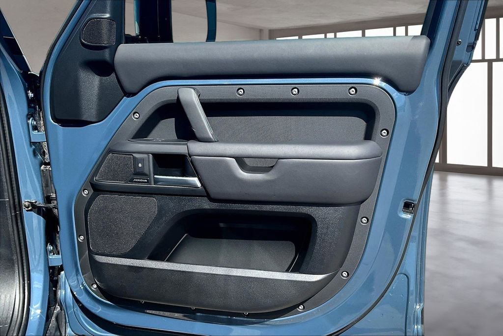 Certified 2025 Land Rover Defender 110 S AWD/4WD image 19