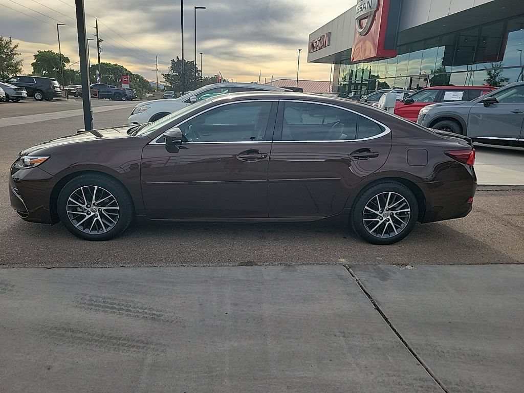 Used 2017 Lexus ES 350 w/ Navigation System Package FWD image 4