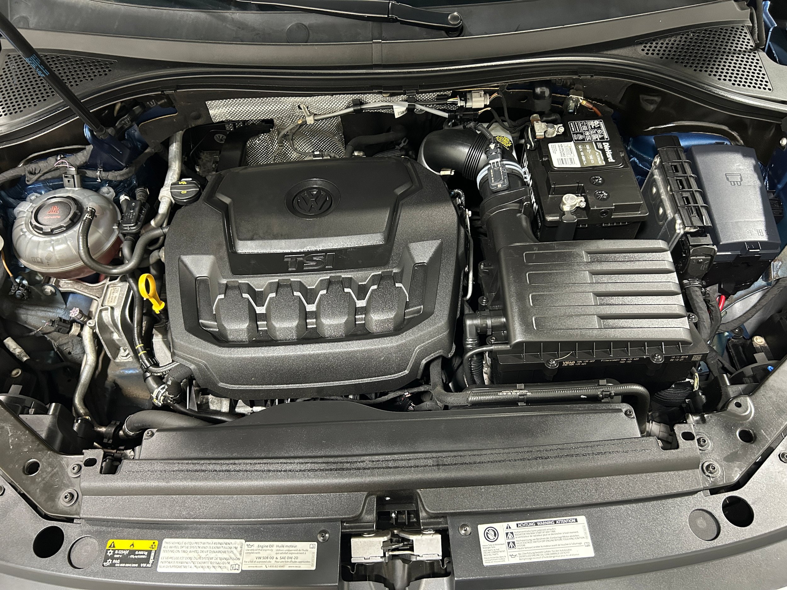 Used 2019 Volkswagen Tiguan SEL R-Line AWD/4WD image 18