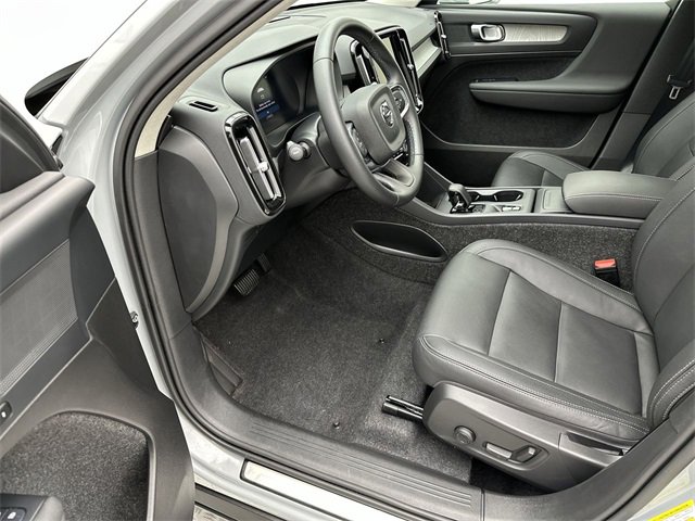 Certified 2025 Volvo XC40 B5 Core image 11