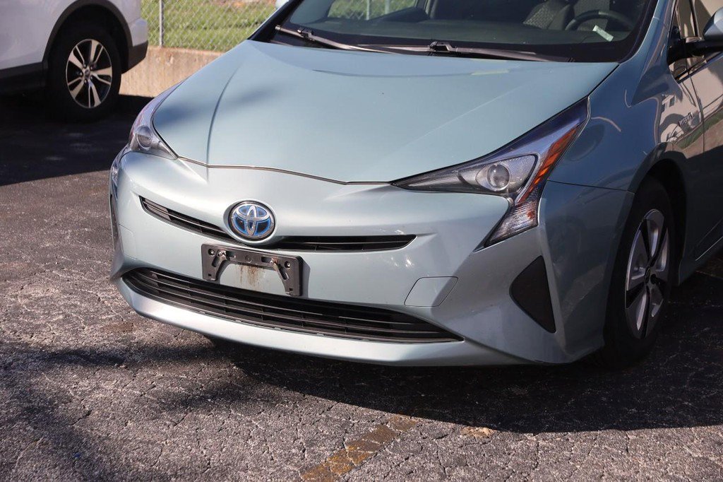 Used 2017 Toyota Prius Two FWD image 5