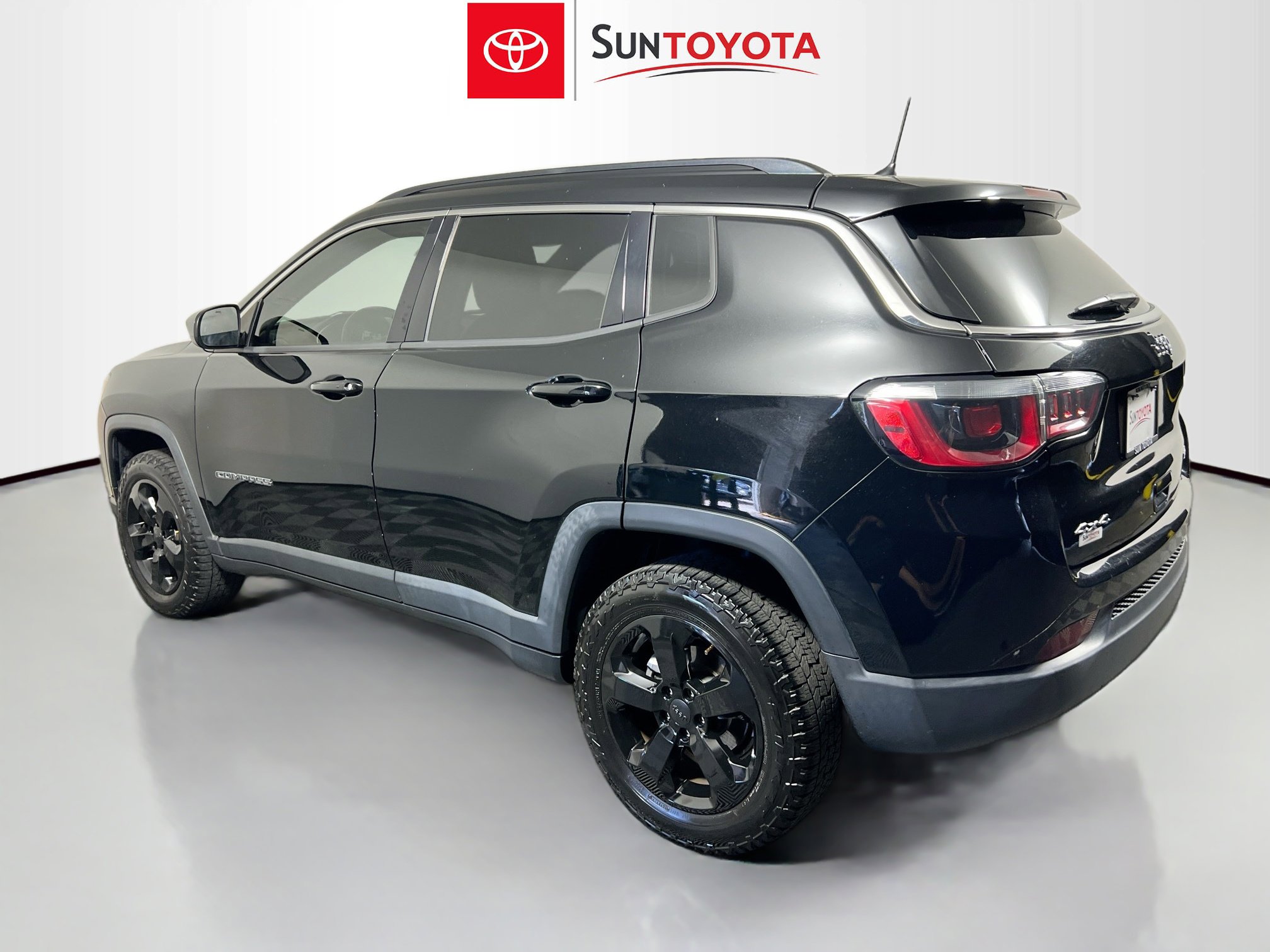 Used 2018 Jeep Compass Latitude w/ Cold Weather Group image 6