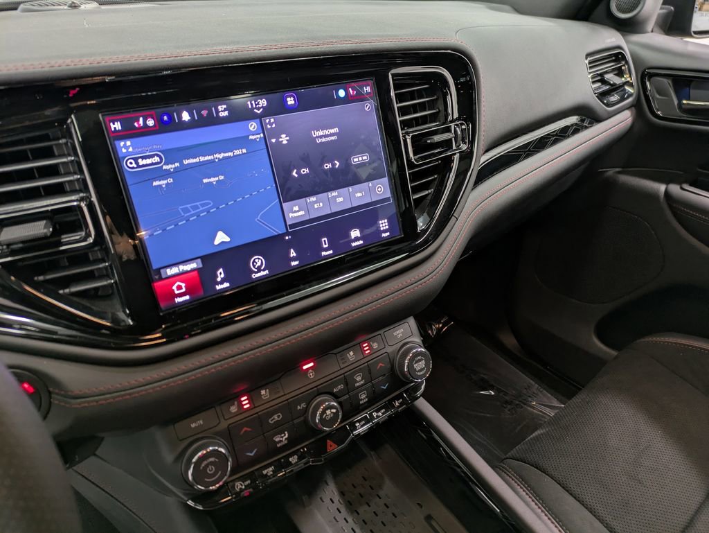 Used 2025 Dodge Durango GT AWD/4WD image 12