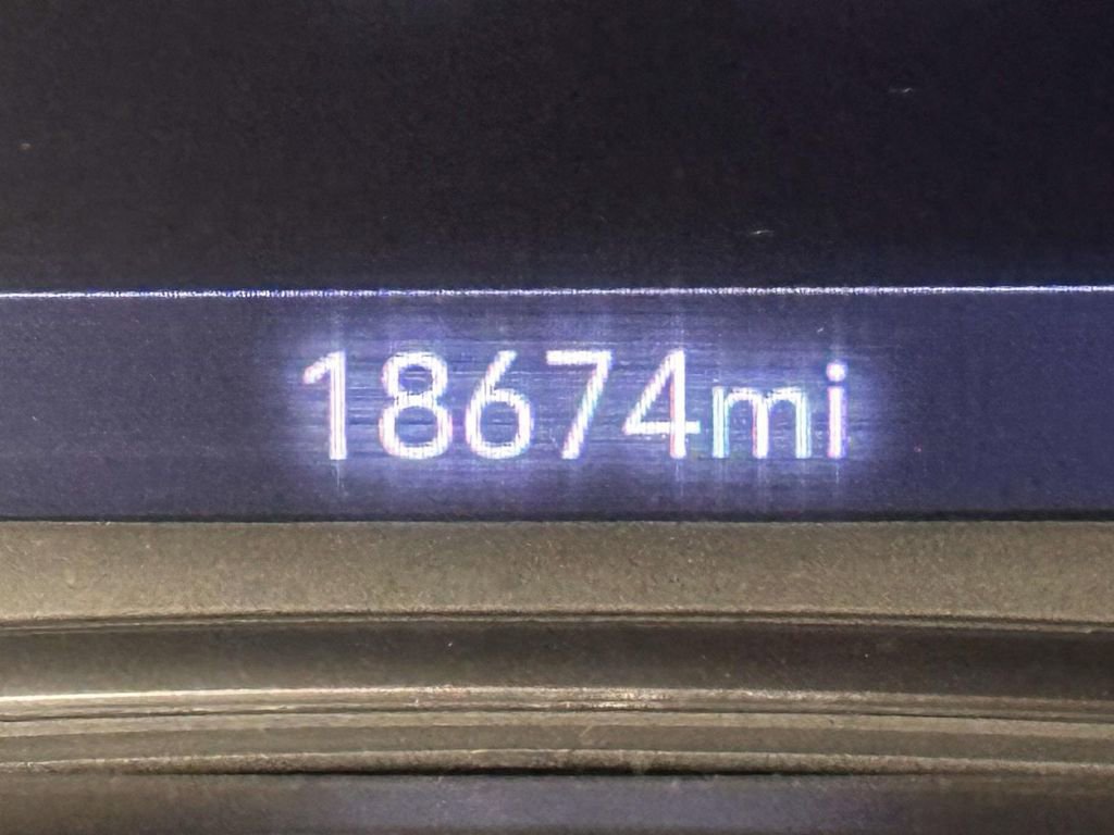 Used 2023 Chevrolet Traverse LT image 31