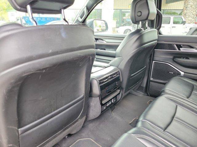 Used 2024 Jeep Wagoneer Series III AWD/4WD image 15