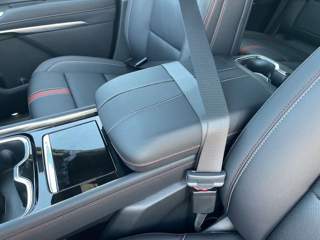 New 2026 Chevrolet Traverse RS w/ LPO, Floor Liner Package AWD/4WD image 21