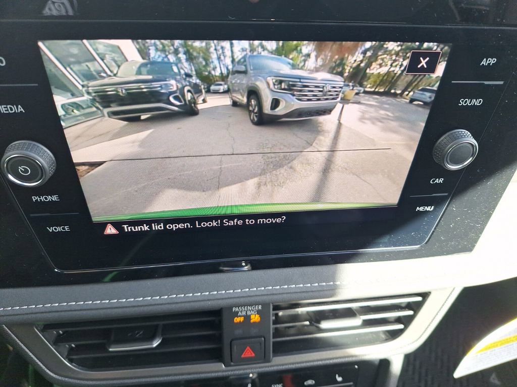 New 2026 Volkswagen Taos SE image 15