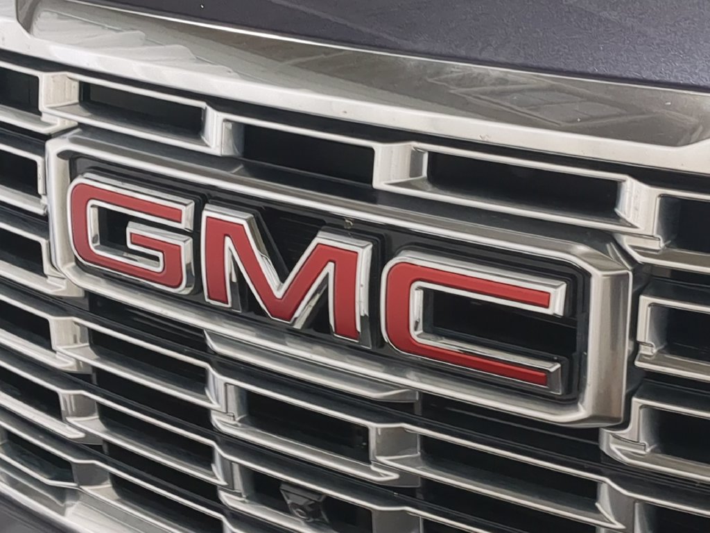 Used 2026 GMC Yukon Denali w/ Denali Reserve Package AWD/4WD image 15