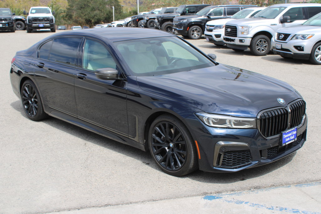 Used 2021 BMW 740i w/ M Sport Package RWD image 3