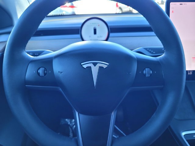 Used 2024 Tesla Model Y Long Range AWD/4WD image 25