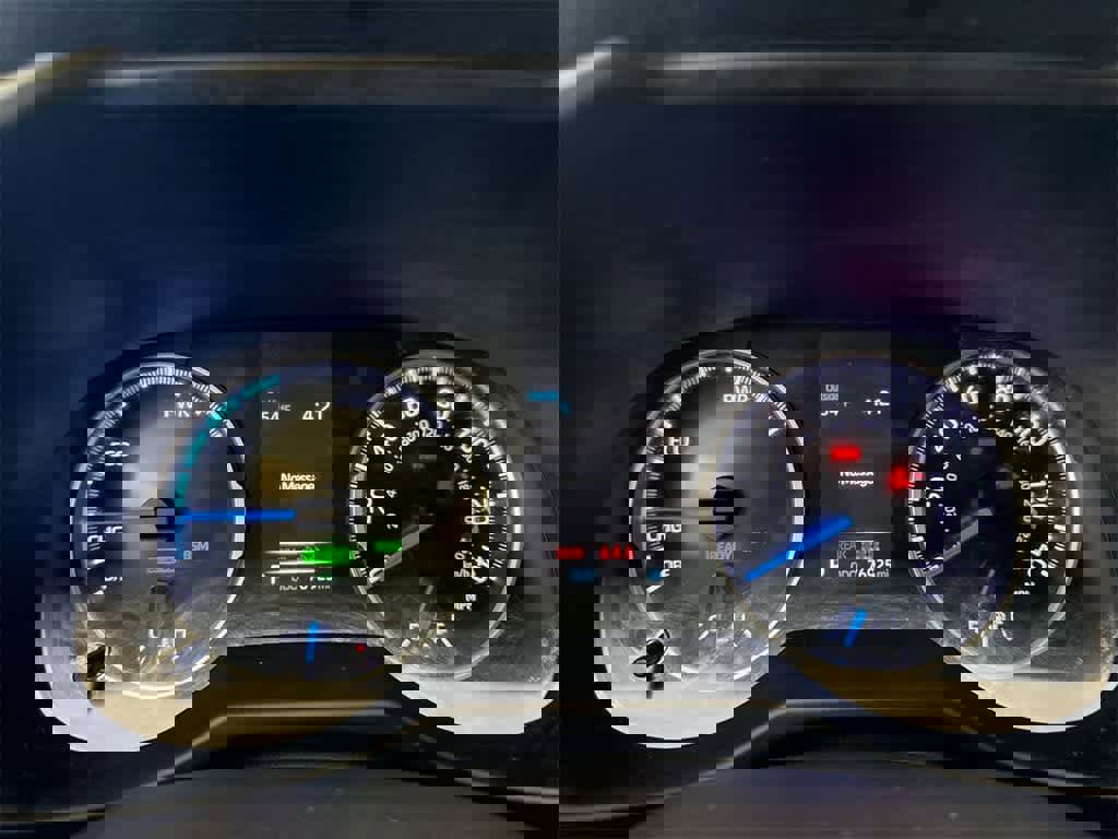 Used 2021 Toyota RAV4 XLE w/ Convenience Package image 34