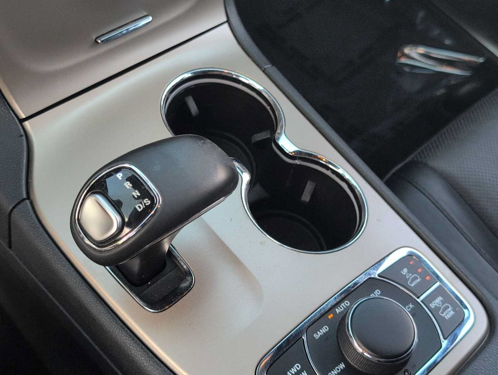 Used 2014 Jeep Grand Cherokee Summit AWD/4WD image 31