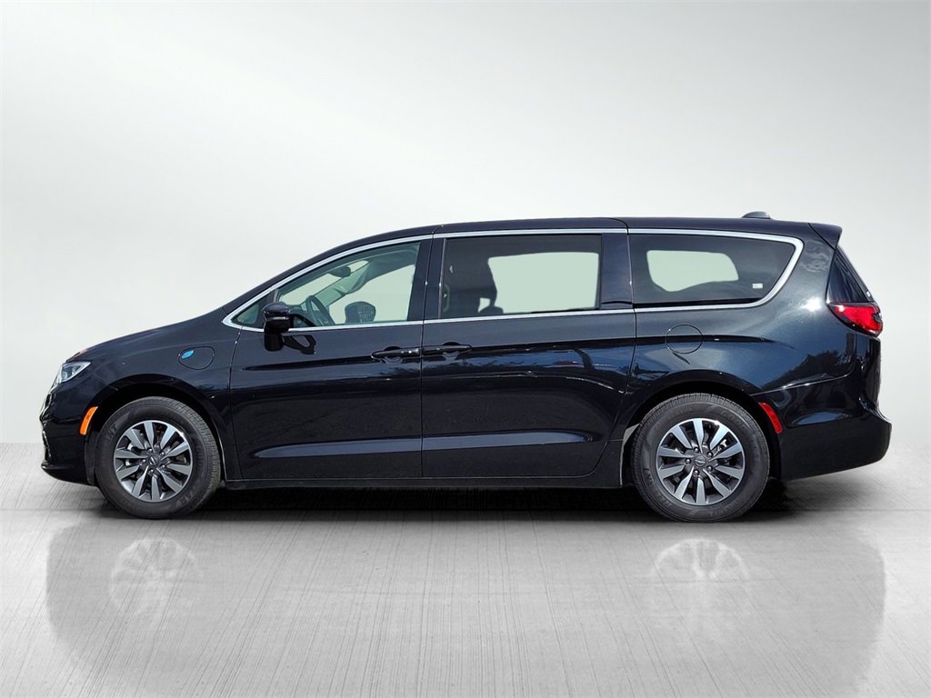 Used 2022 Chrysler Pacifica Touring-L image 7