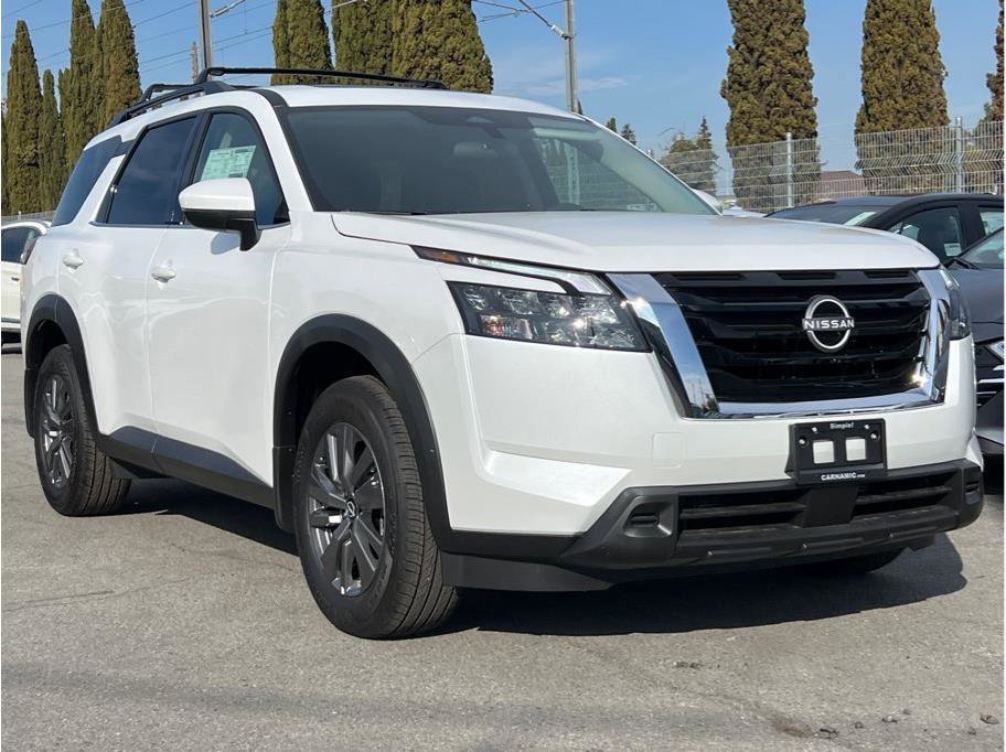 New 2025 Nissan Pathfinder SV w/ SV Premium Package FWD image 3