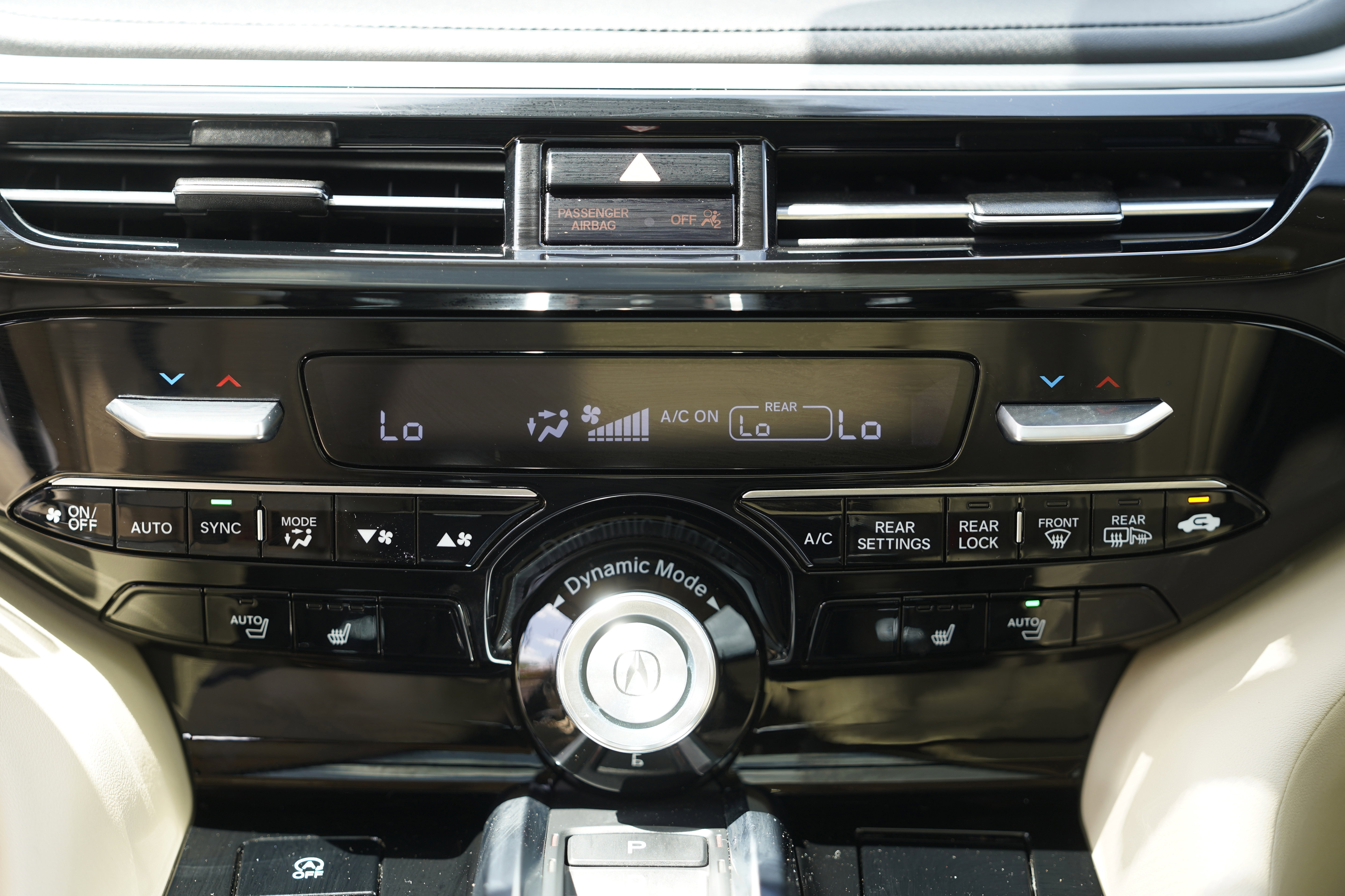 Used 2024 Acura MDX SH-AWD w/ Technology Package image 32