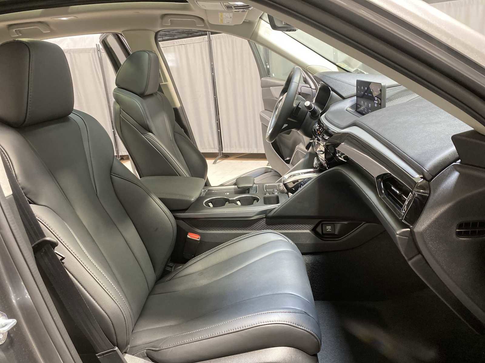 Used 2023 Acura MDX SH-AWD image 14