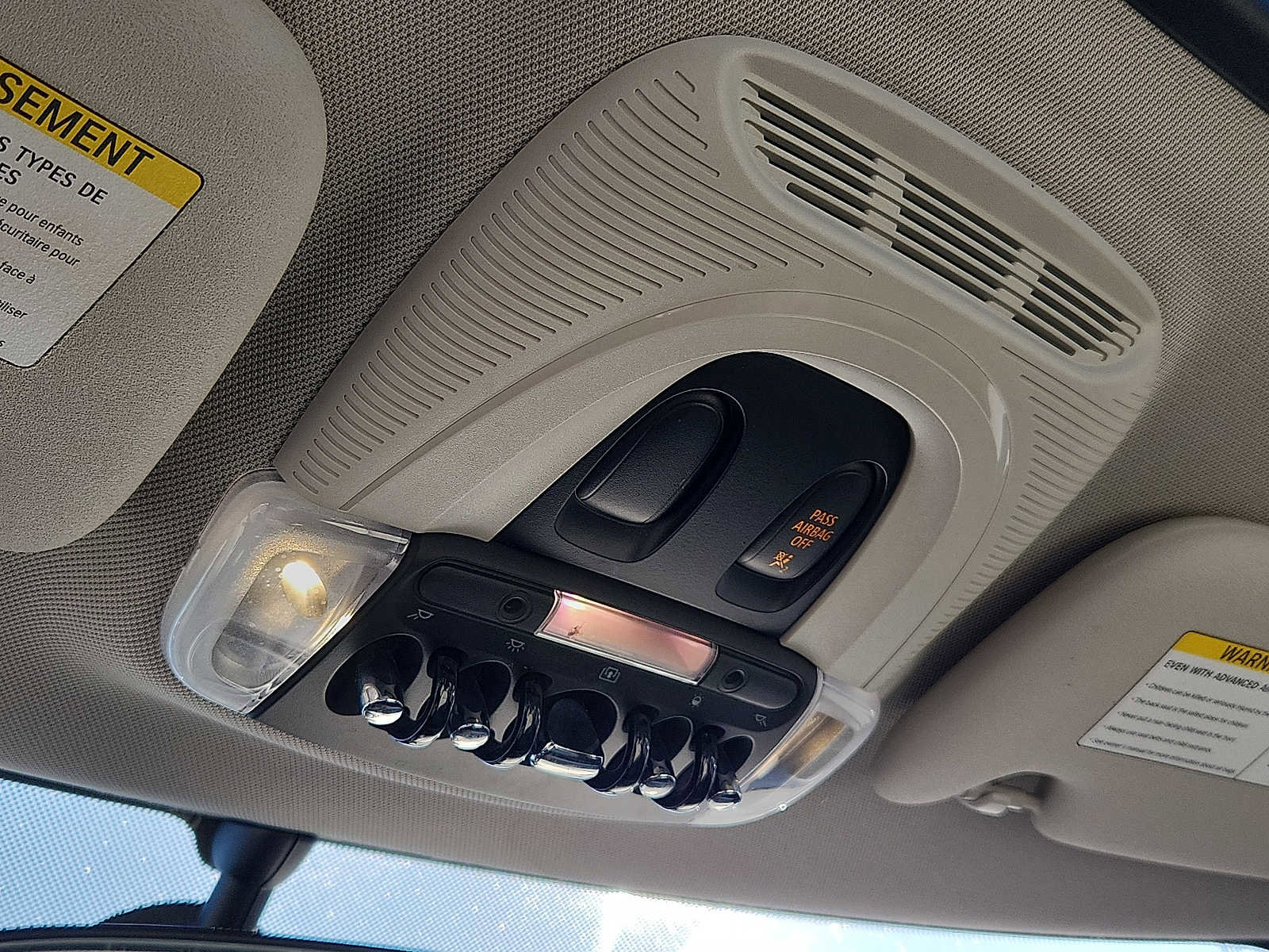 Used 2016 MINI Cooper S w/ Premium Package image 25