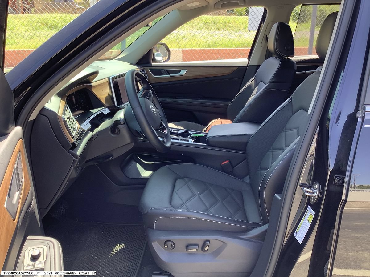 Used 2024 Volkswagen Atlas SE FWD image 8